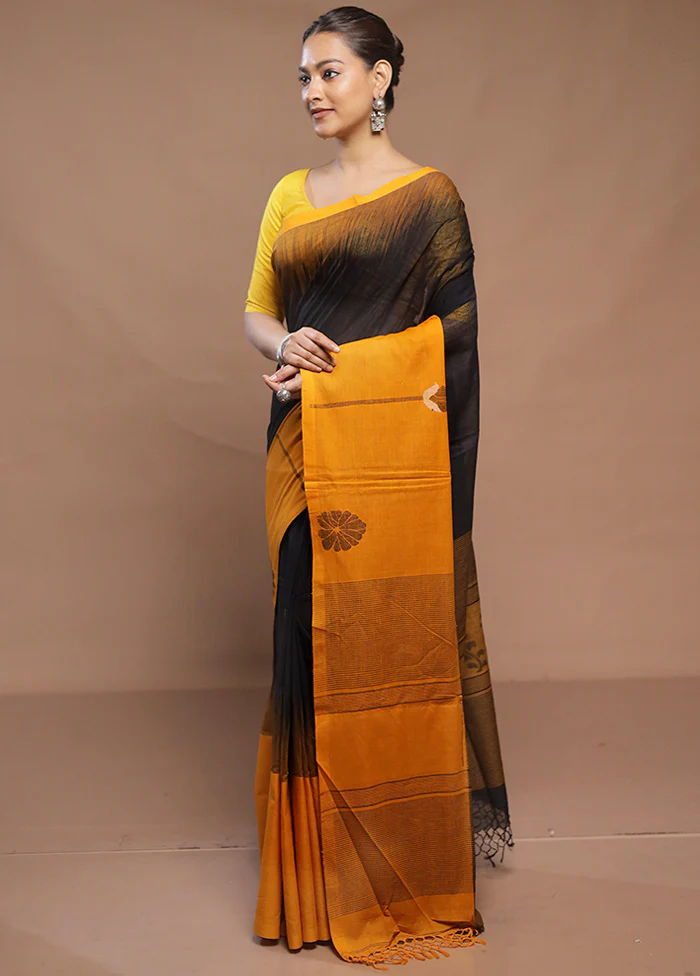 Yellow Cotton Saree With Blouse Piece - Image 4