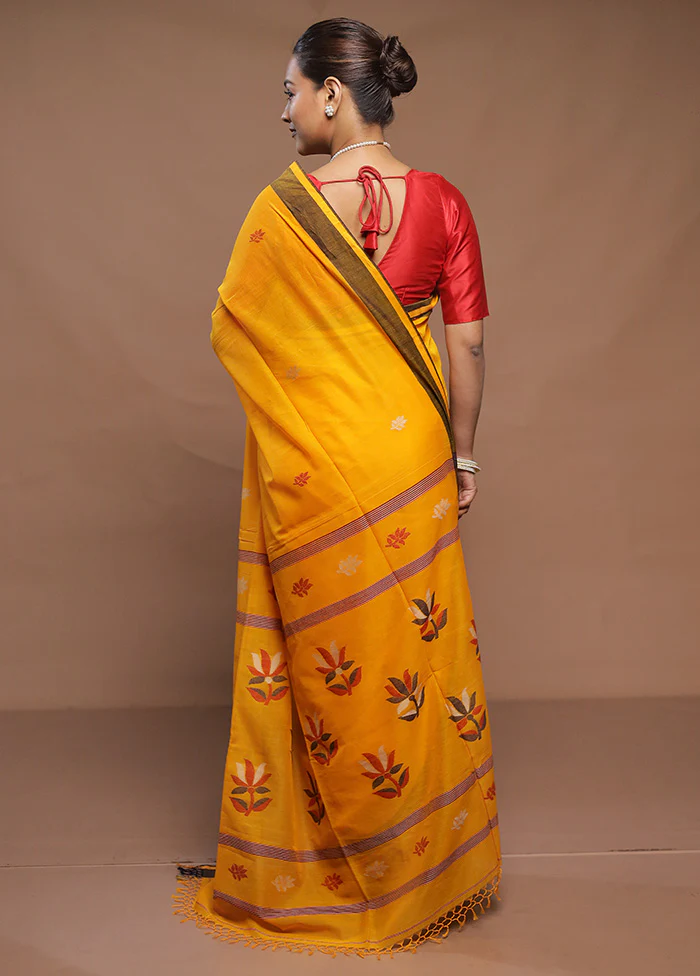 Yellow Cotton Saree With Blouse Piece - Image 3