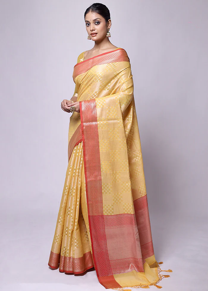 Yellow Kora Silk Saree With Blouse Piece - Image 4