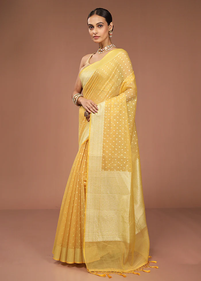 Yellow Kora Silk Saree With Blouse Piece - Image 4