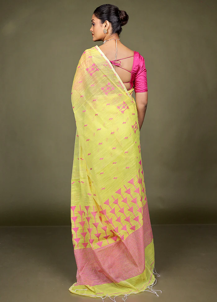 Yellow Matka Silk Saree With Blouse Piece - Image 3