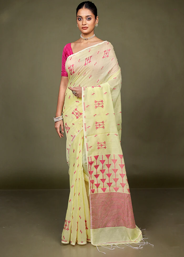 Yellow Matka Silk Saree With Blouse Piece