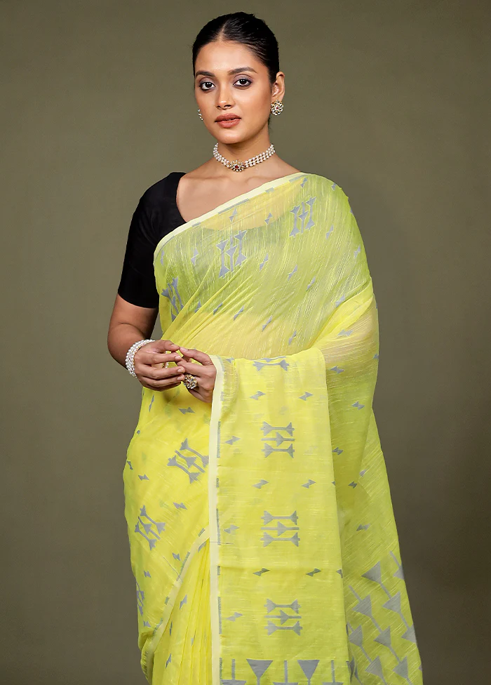 Yellow Matka Silk Saree With Blouse Piece - Image 2