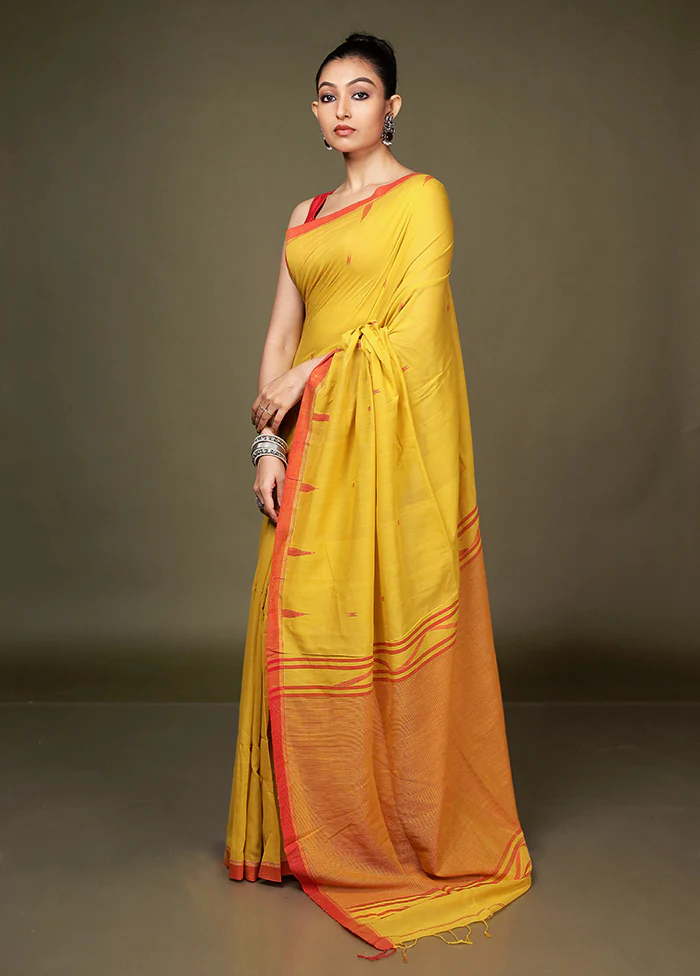 Yellow Matka Silk Saree With Blouse Piece - Image 4