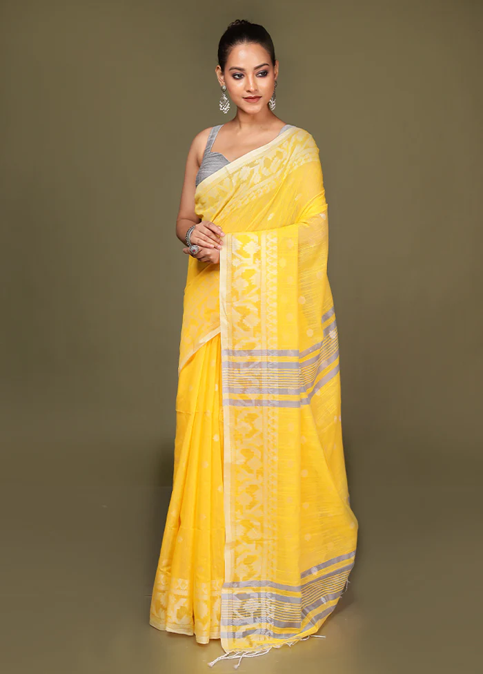 Yellow Matka Silk Saree With Blouse Piece - Image 4