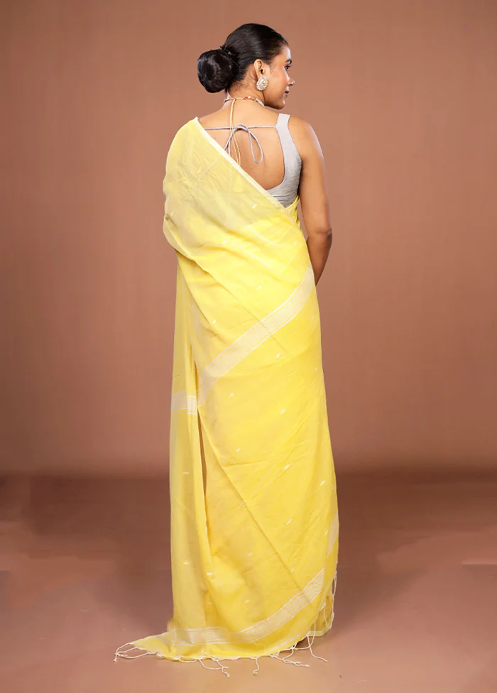 Yellow Matka Silk Saree With Blouse Piece - Image 3