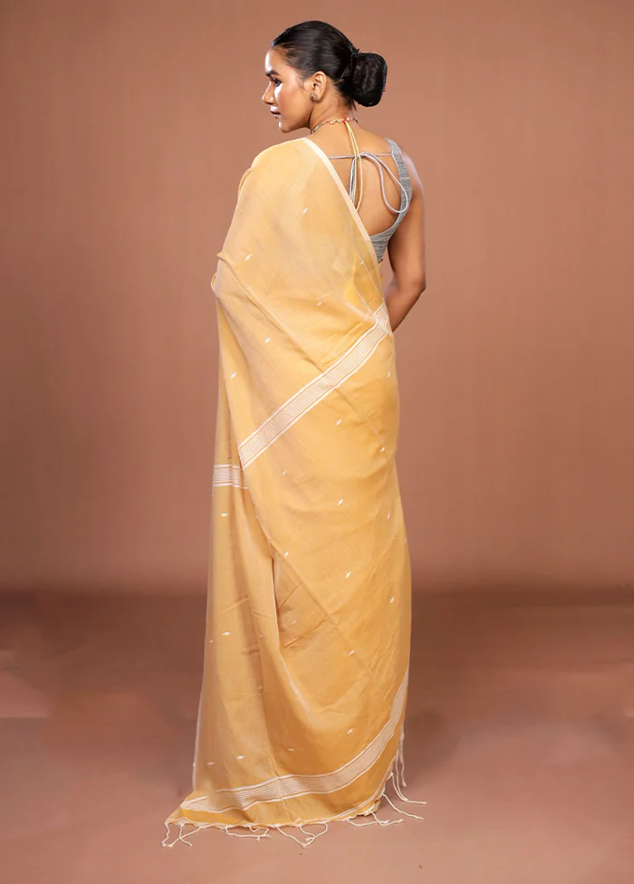 Yellow Matka Silk Saree With Blouse Piece - Image 3