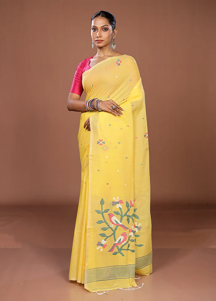 Yellow Matka Silk Saree With Blouse Piece - Image 4