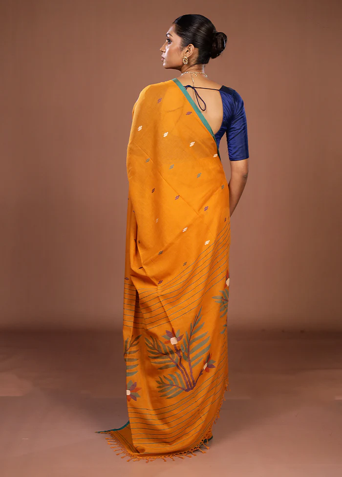 Yellow Matka Silk Saree With Blouse Piece - Image 3