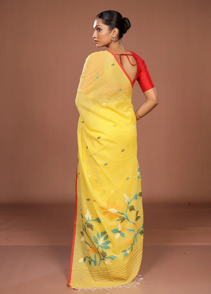 Yellow Matka Silk Saree With Blouse Piece - Image 3