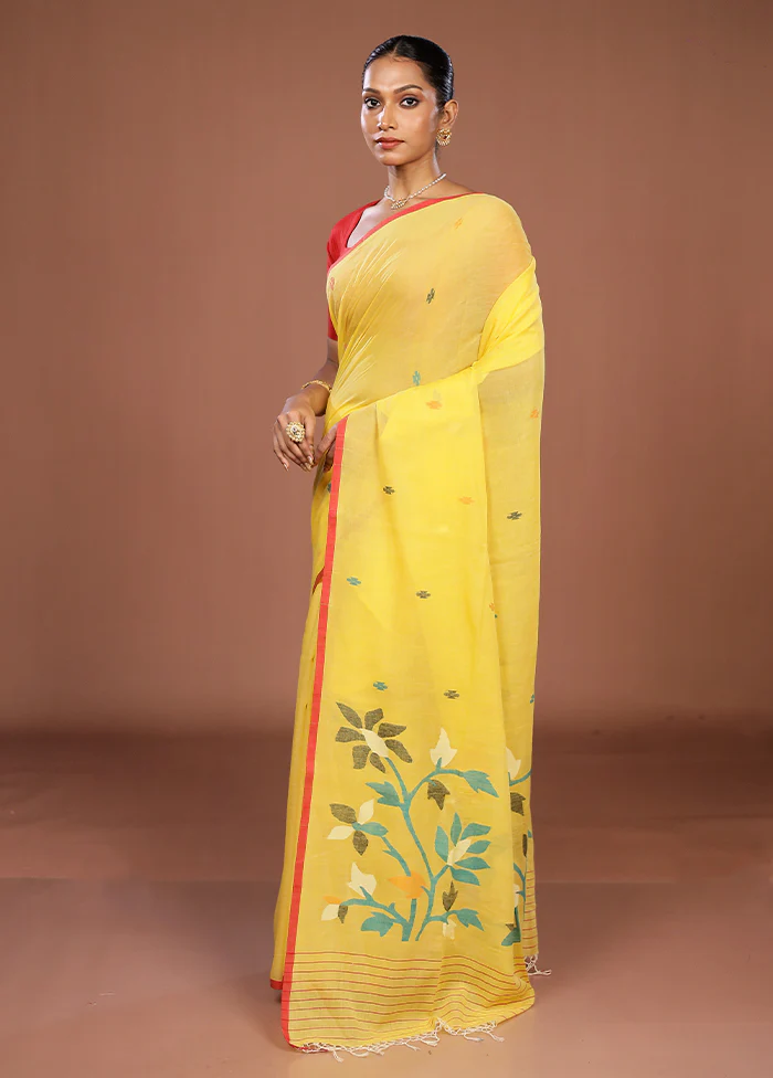 Yellow Matka Silk Saree With Blouse Piece - Image 4