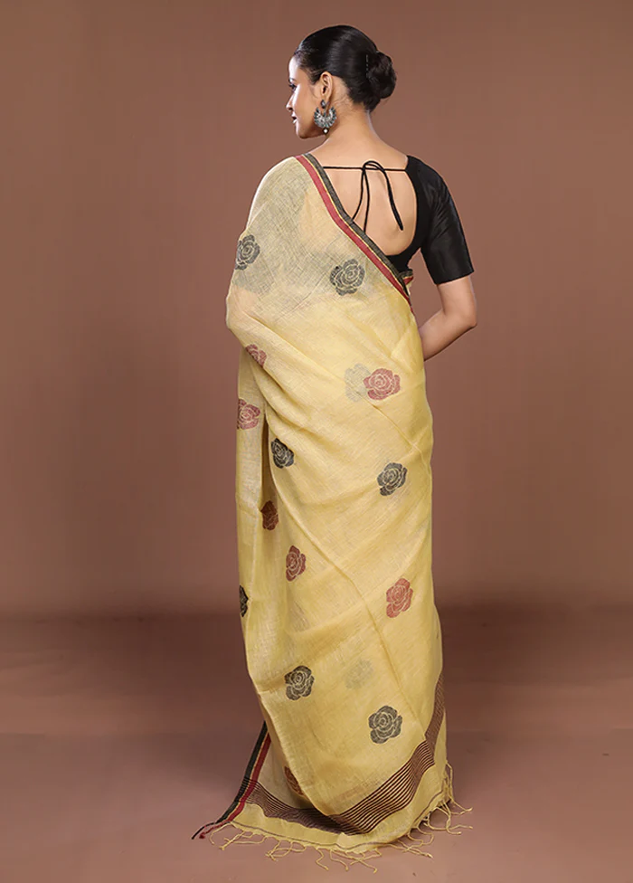 Yellow Matka Silk Saree With Blouse Piece - Image 3