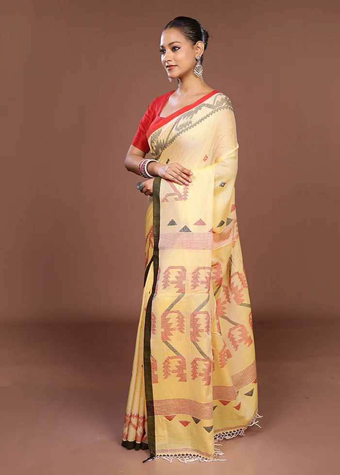 Yellow Matka Silk Saree With Blouse Piece - Image 4