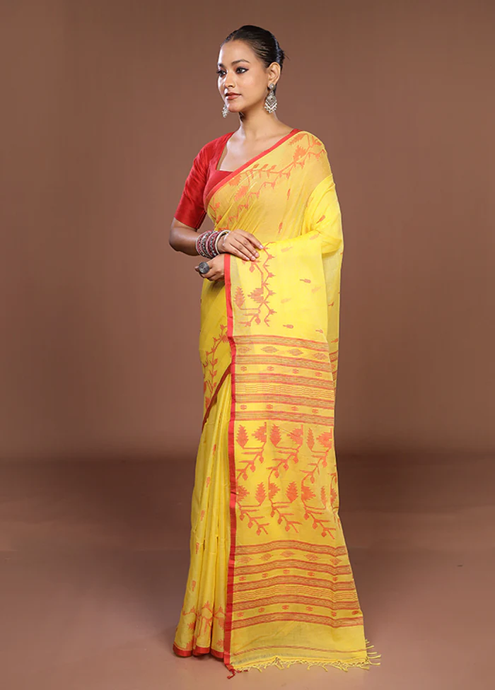 Yellow Matka Silk Saree With Blouse Piece - Image 4