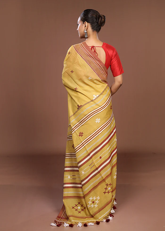 Yellow Matka Silk Saree With Blouse Piece - Image 3