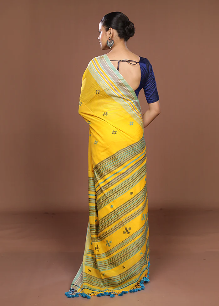 Yellow Matka Silk Saree With Blouse Piece - Image 3
