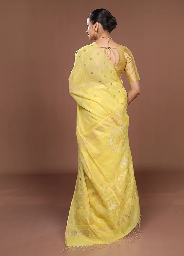 Yellow Matka Silk Saree With Blouse Piece - Image 3