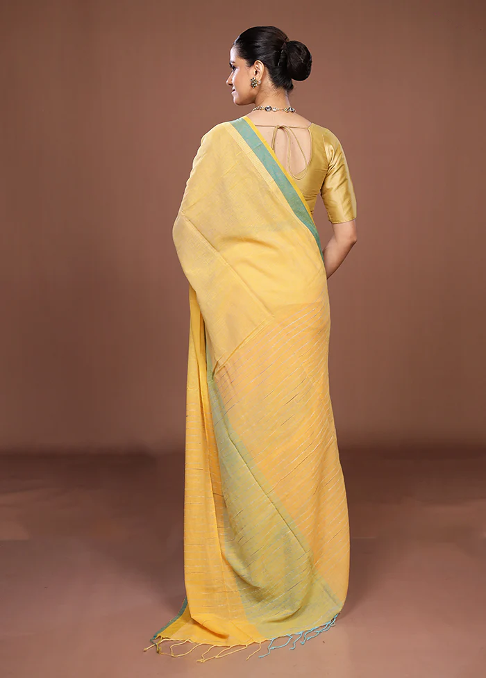 Yellow Matka Silk Saree With Blouse Piece - Image 3