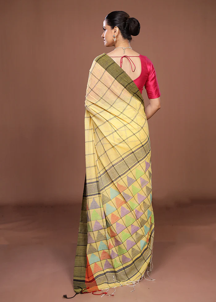 Yellow Matka Silk Saree With Blouse Piece - Image 3