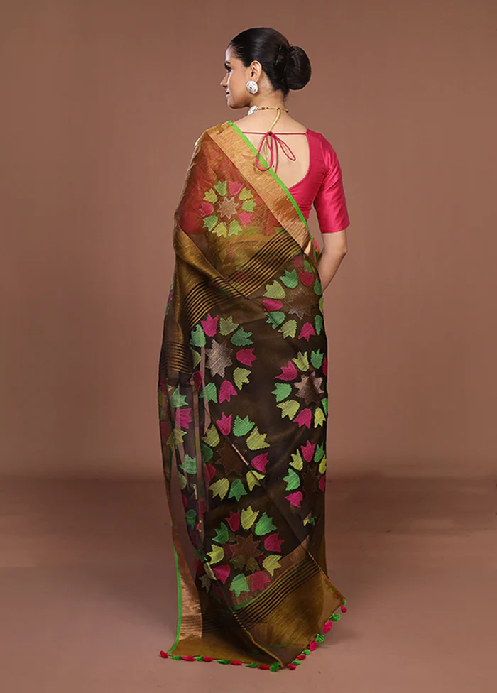 Yellow Matka Silk Saree With Blouse Piece - Image 3