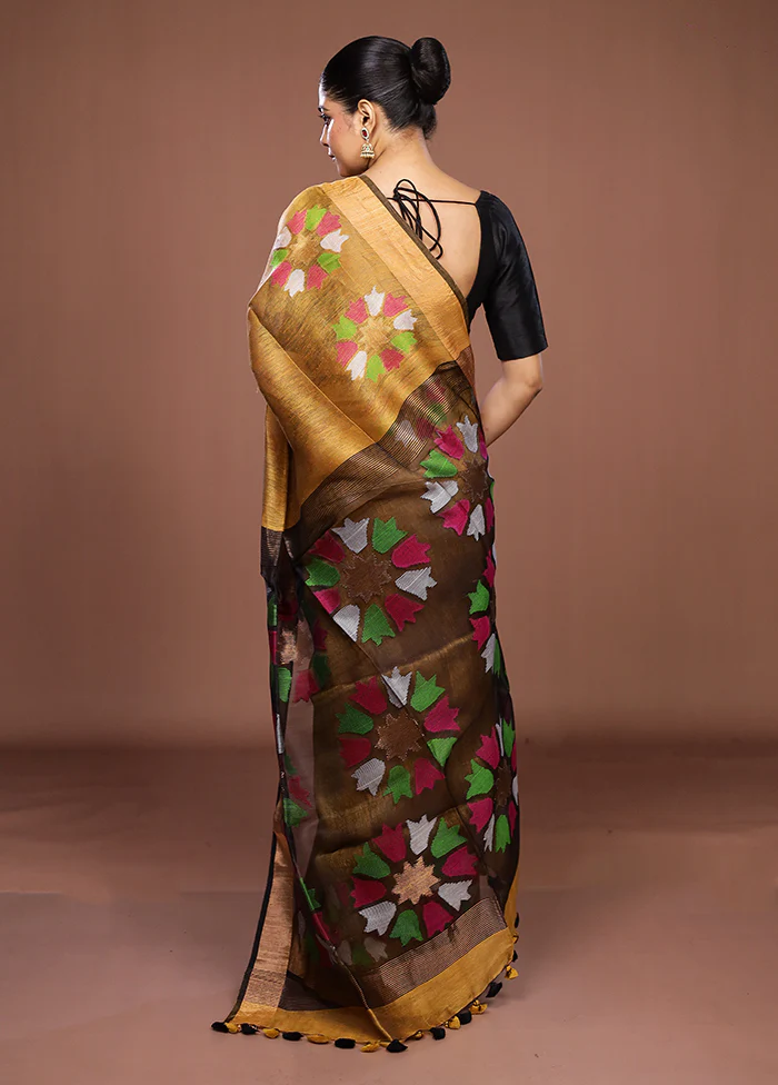 Yellow Matka Silk Saree With Blouse Piece - Image 3