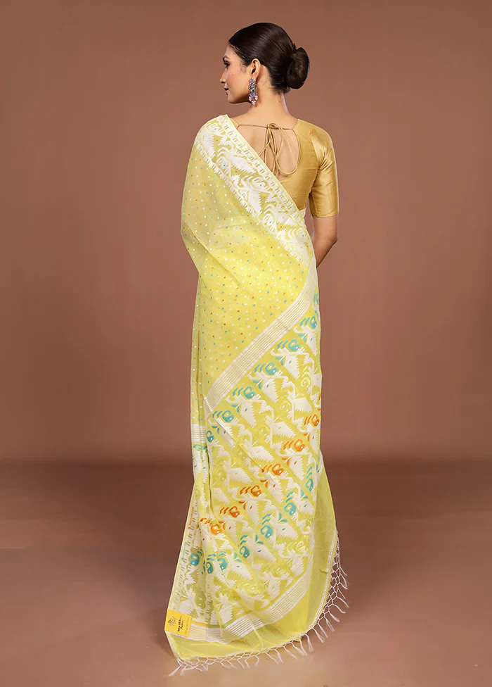 Yellow Matka Silk Saree With Blouse Piece - Image 3