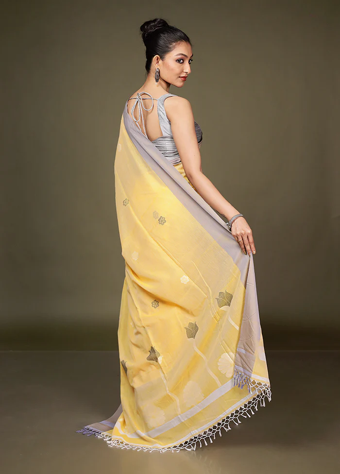 Yellow Matka Silk Saree With Blouse Piece - Image 3