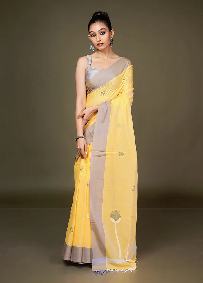 Yellow Matka Silk Saree With Blouse Piece - Image 4