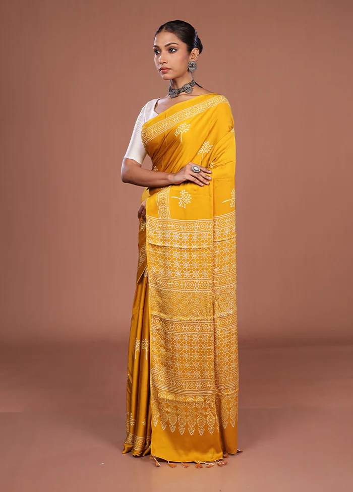 Yellow Printed Pure Silk Saree Without Blouse Piece - Image 4