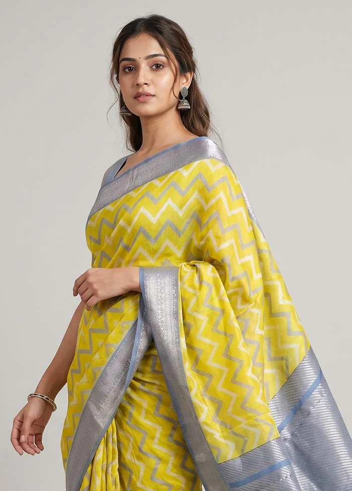 Yellow Pure Cotton Saree With Blouse Piece - Image 2