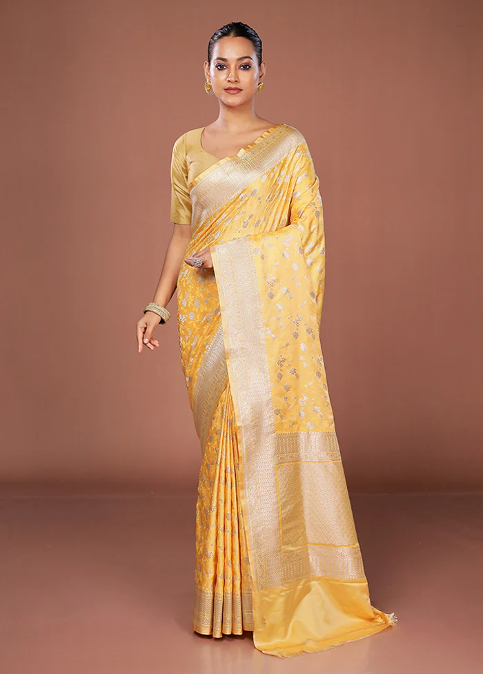 Yellow Tanchoi Silk Saree With Blouse Piece - Image 2