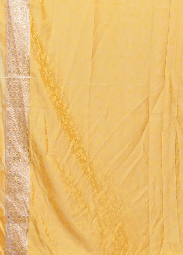 Yellow Tanchoi Silk Saree With Blouse Piece - Image 5