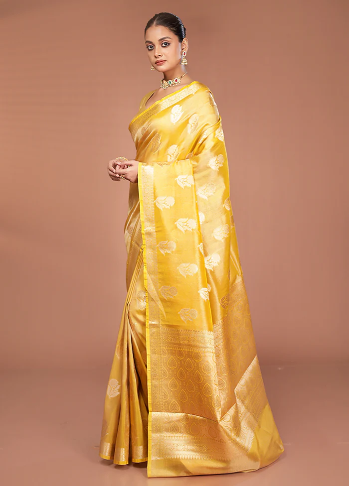 Yellow Tissue Silk Saree With Blouse Piece - Image 4