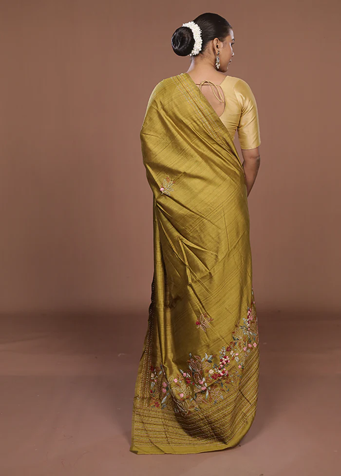 Yellow Tussar Silk Saree With Blouse Piece - Image 3