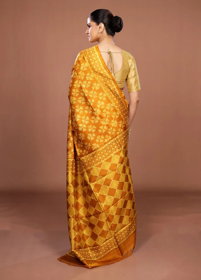 Yellow Tussar Silk Saree With Blouse Piece - Image 3