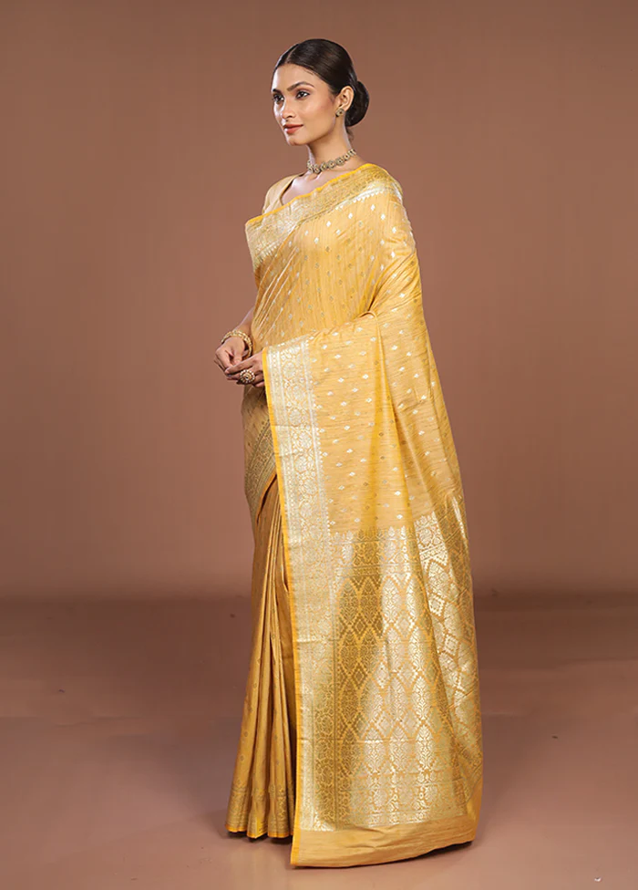 Yellow Tussar Silk Saree With Blouse Piece - Image 4